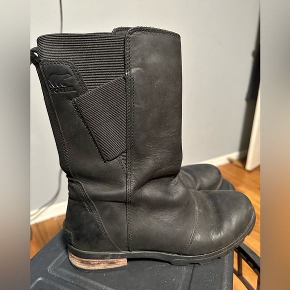 Sorel pull on boots. - Picture 3 of 3